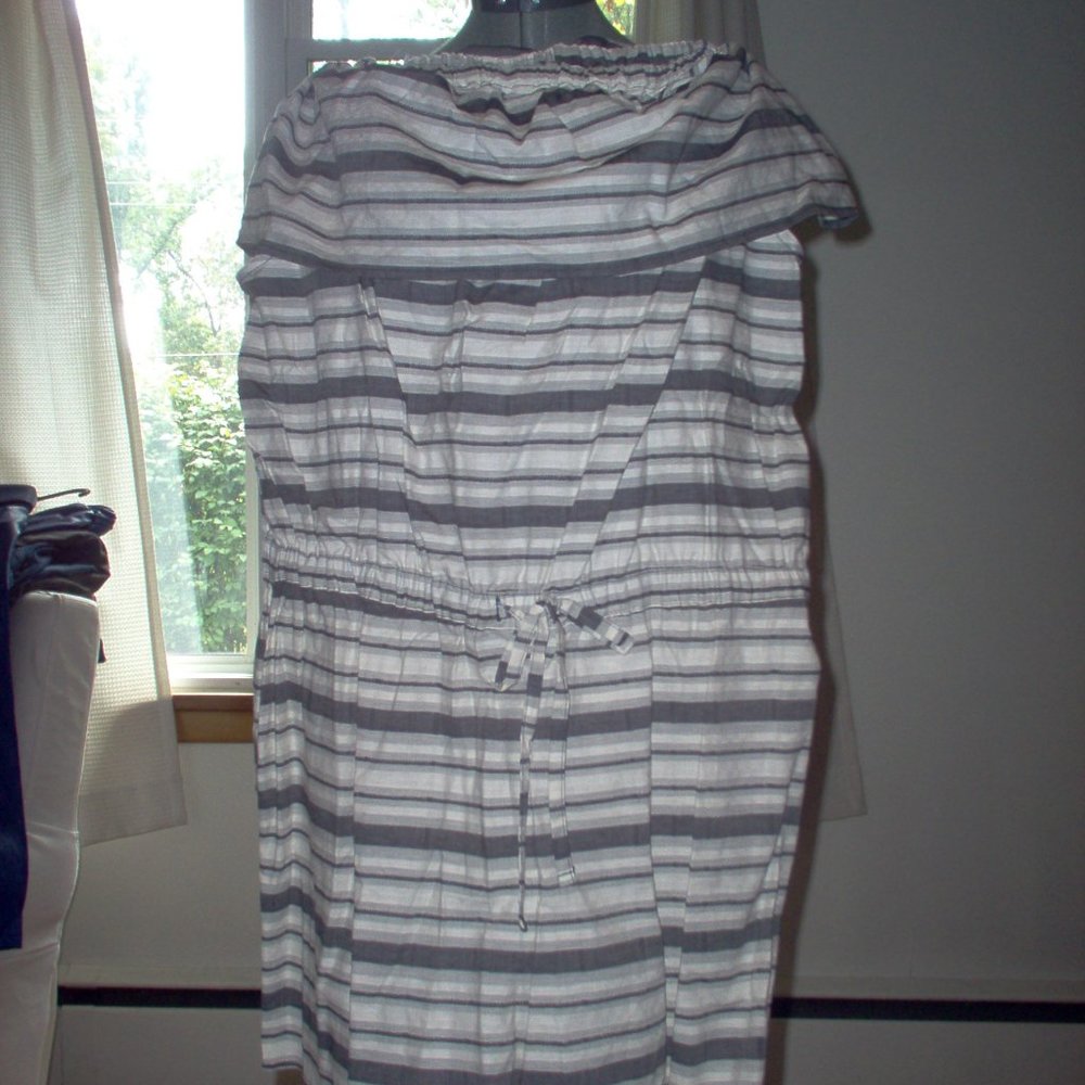 ANA 1 piece off the shoulder or not shorts outfit